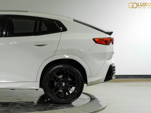 Used 2025 BMW X2 xDrive28i w/ M Sport Package AWD/4WD image 15