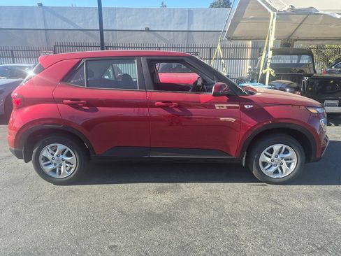 Used 2026 Hyundai Venue SE FWD image 5