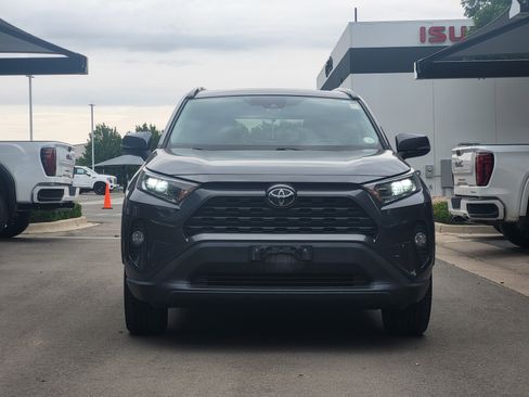 Used 2020 Toyota RAV4 XLE w/ Convenience Package AWD/4WD image 2
