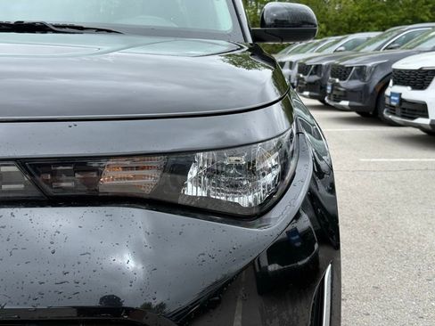 Certified 2023 Kia Soul LX FWD image 4