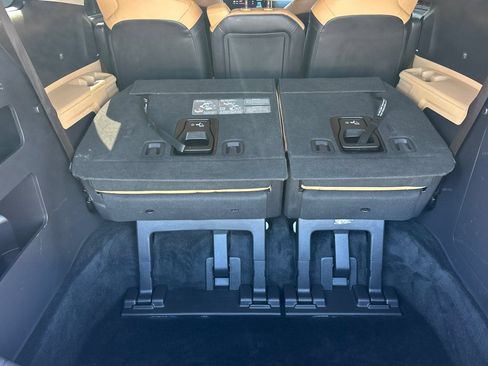 Used 2024 Kia Carnival EX FWD image 14
