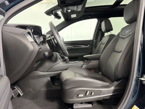 Certified 2024 Cadillac XT6 Sport w/ Technology Package AWD/4WD image 6