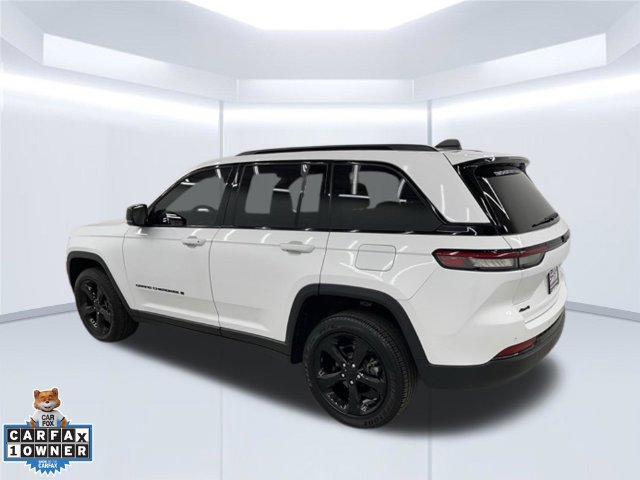 Used 2023 Jeep Grand Cherokee Altitude AWD/4WD image 4