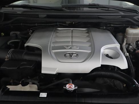 Used 2013 Toyota Land Cruiser AWD/4WD image 31