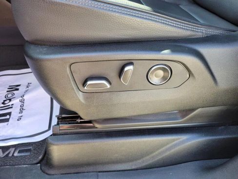 Used 2023 GMC Yukon Denali RWD image 27