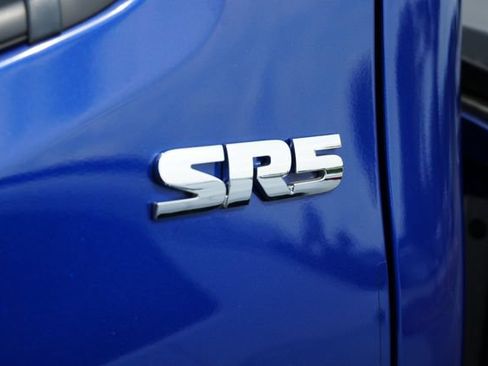 Used 2023 Toyota Tacoma SR5 w/ Technology Package AWD/4WD image 7