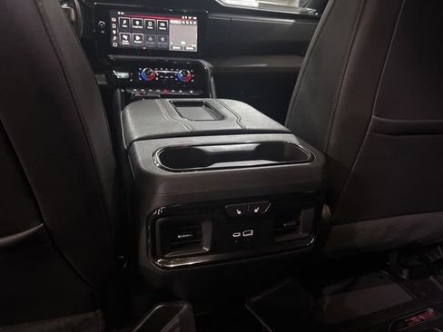 Used 2022 GMC Sierra 1500 AT4 w/ AT4 Premium Package AWD/4WD image 37