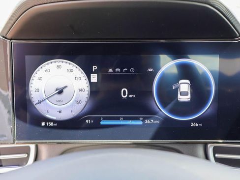 New 2026 Hyundai Elantra Limited FWD image 6