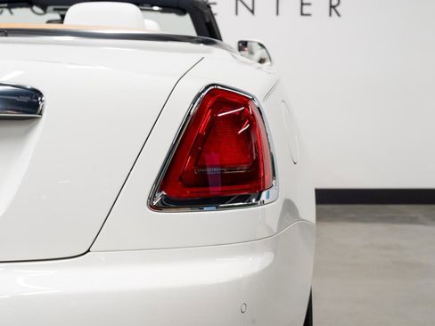 Used 2016 Rolls-Royce Dawn image 24