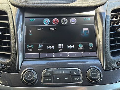 Used 2017 Chevrolet Impala LT w/ Convenience Package FWD image 23