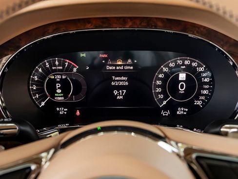 Used 2025 Bentley Flying Spur Plug-In Hybrid AWD/4WD image 20