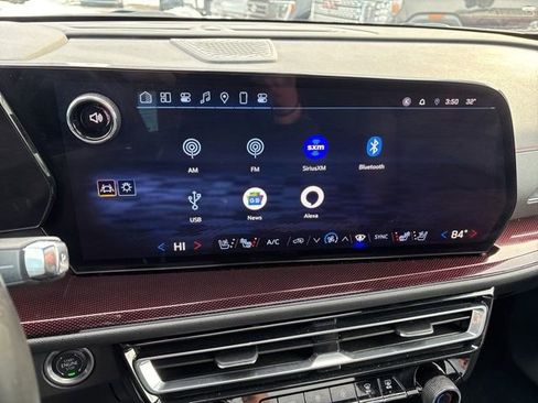 Used 2024 Chevrolet Traverse RS image 19