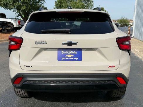 New 2026 Chevrolet Trax RS w/ Sunroof Package FWD image 15
