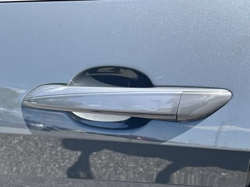 Certified 2025 Hyundai Elantra Limited FWD image 46