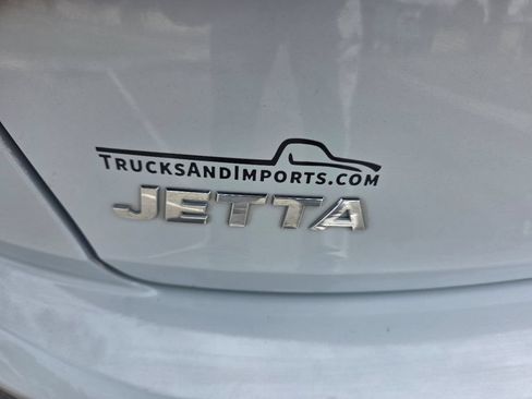 Used 2019 Volkswagen Jetta SE FWD image 6
