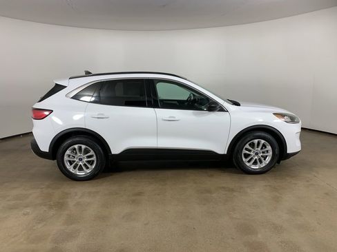 Used 2022 Ford Escape SE w/ Convenience Package FWD image 7