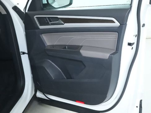 Used 2022 Volkswagen Atlas SE FWD image 38
