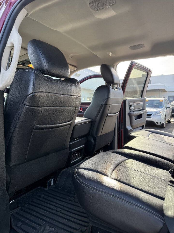 Used 2018 RAM 1500 Laramie AWD/4WD image 9