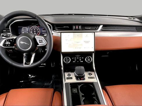 Used 2024 Jaguar XF R-Dynamic SE AWD/4WD image 14