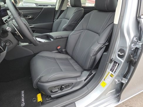 New 2025 Lexus ES 350 Ultra Luxury image 6