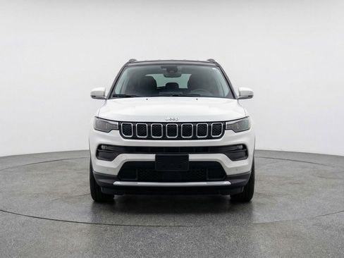 Used 2025 Jeep Compass Limited AWD/4WD image 2