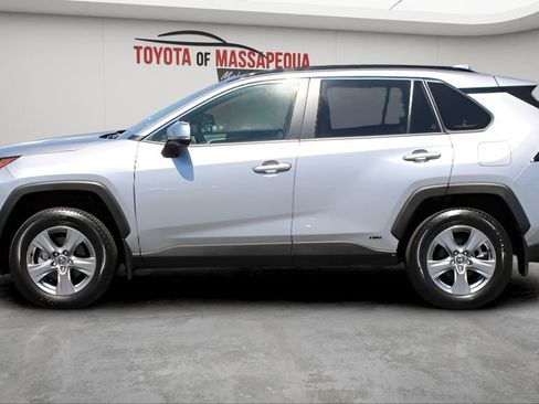 Used 2024 Toyota RAV4 XLE w/ Convenience Package AWD/4WD image 28