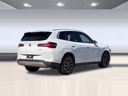 Used 2025 BMW X3 xDrive30i w/ Convenience Package AWD/4WD image 9
