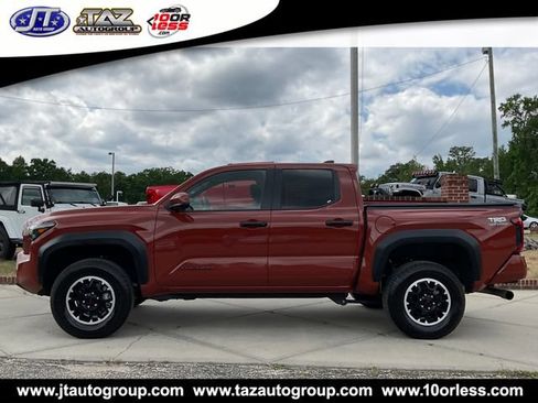 Used 2025 Toyota Tacoma TRD Off-Road AWD/4WD image 4