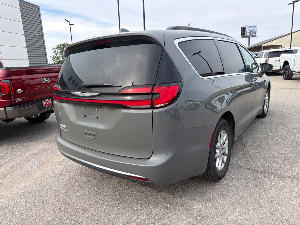 Used 2022 Chrysler Pacifica Touring-L FWD image 12