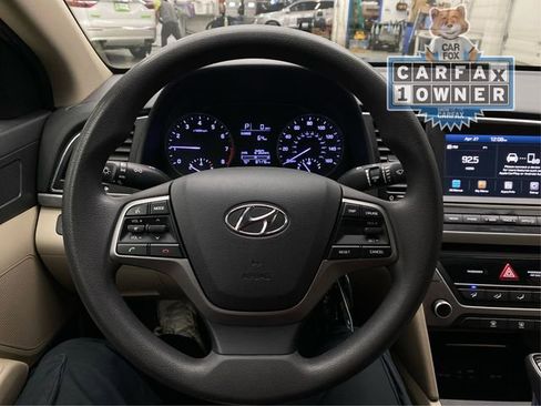 Used 2017 Hyundai Elantra SE FWD image 21