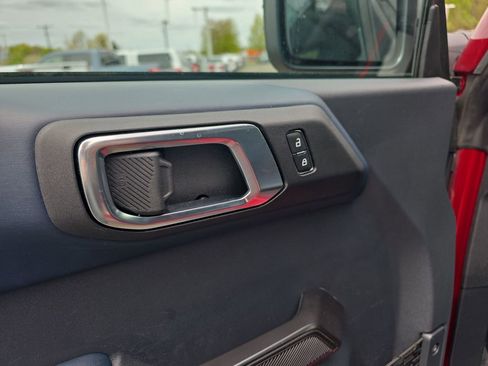 Used 2025 Ford Bronco Heritage Edition AWD/4WD image 20