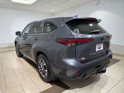 Certified 2025 Toyota Highlander XLE AWD/4WD image 7