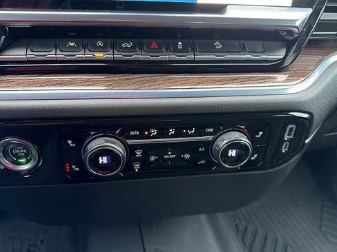 Used 2024 Chevrolet Silverado 1500 LT Trail Boss w/ Protection Package AWD/4WD image 33