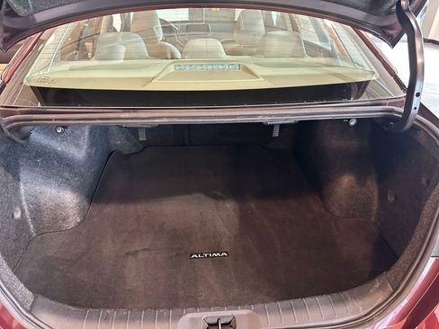 Used 2025 Nissan Altima 2.5 SV image 30