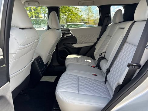 Used 2024 Mitsubishi Outlander SEL FWD image 26