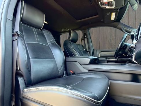 Used 2020 RAM 2500 Limited w/ Black Appearance Package AWD/4WD image 17
