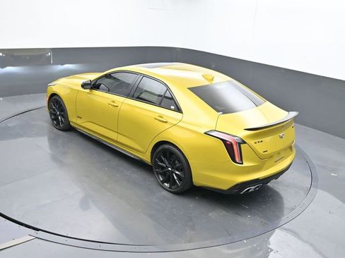 Used 2024 Cadillac CT4 V w/ LPO, ONYX Package image 38