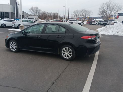 Used 2025 Toyota Corolla LE image 7