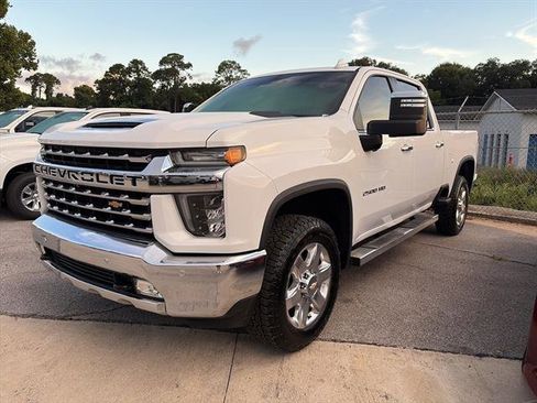 Used 2022 Chevrolet Silverado 2500 LTZ w/ LTZ Convenience Package image 3