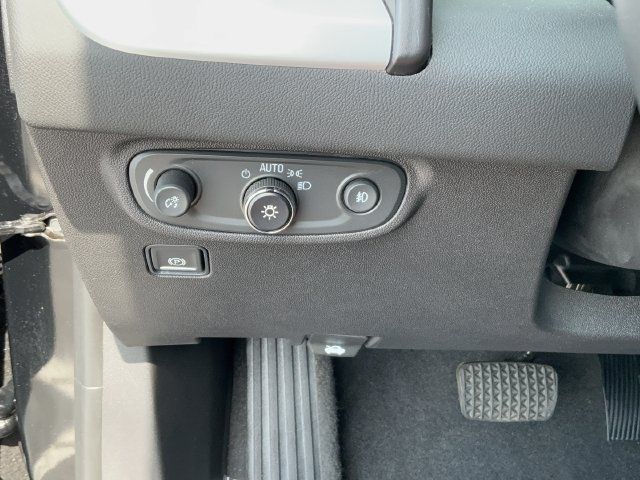Used 2023 GMC Terrain SLT w/ Infotainment Package II AWD/4WD image 19