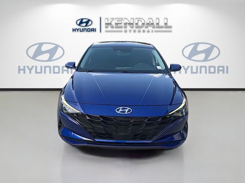Used 2023 Hyundai Elantra SEL w/ Convenience Package FWD image 2
