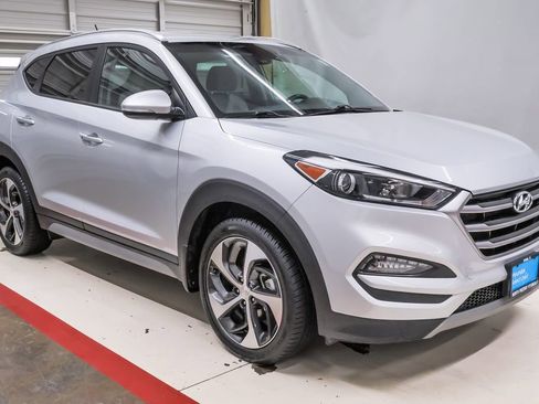 Used 2017 Hyundai Tucson Sport FWD image 3