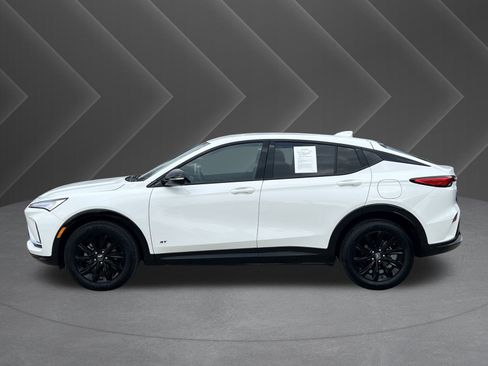 Used 2025 Buick Envista Sport Touring image 2