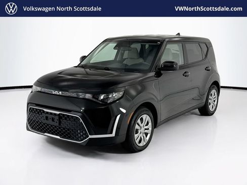 Used 2023 Kia Soul LX FWD image 1
