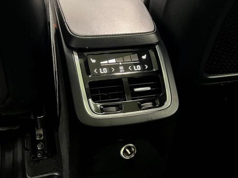 Used 2017 Volvo XC90 T8 Inscription w/ Vision Package AWD/4WD image 28