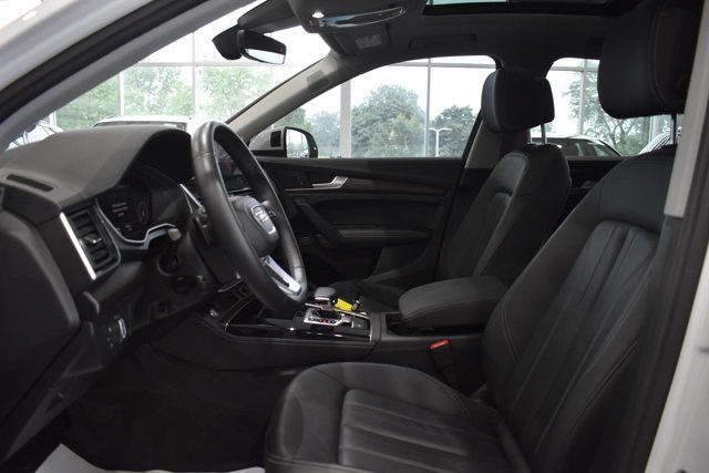 Used 2023 Audi Q5 2.0T Premium Plus w/ Premium Plus Package AWD/4WD image 11