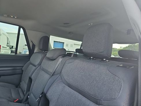 Used 2025 Ford Expedition Max Active AWD/4WD image 18