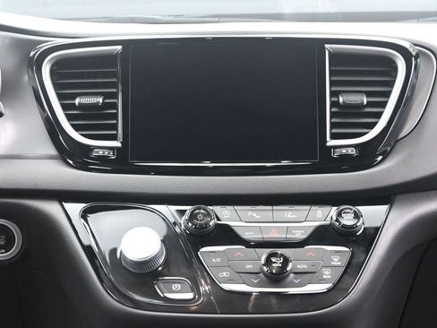 New 2026 Chrysler Voyager LX image 26