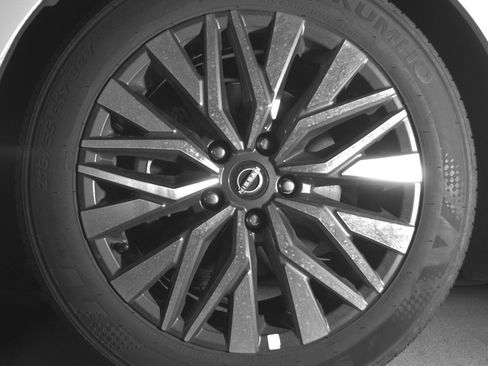 Used 2025 Nissan Altima 2.5 SV FWD image 12