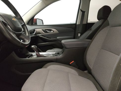 Used 2019 Chevrolet Traverse LT FWD image 17